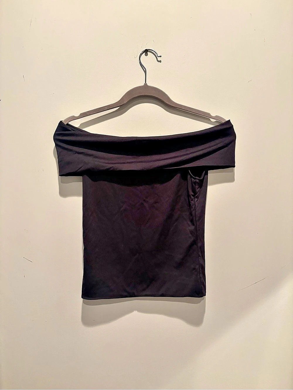 Lock The Label Black Off-Shoulder Crop Top Size S/M Like New